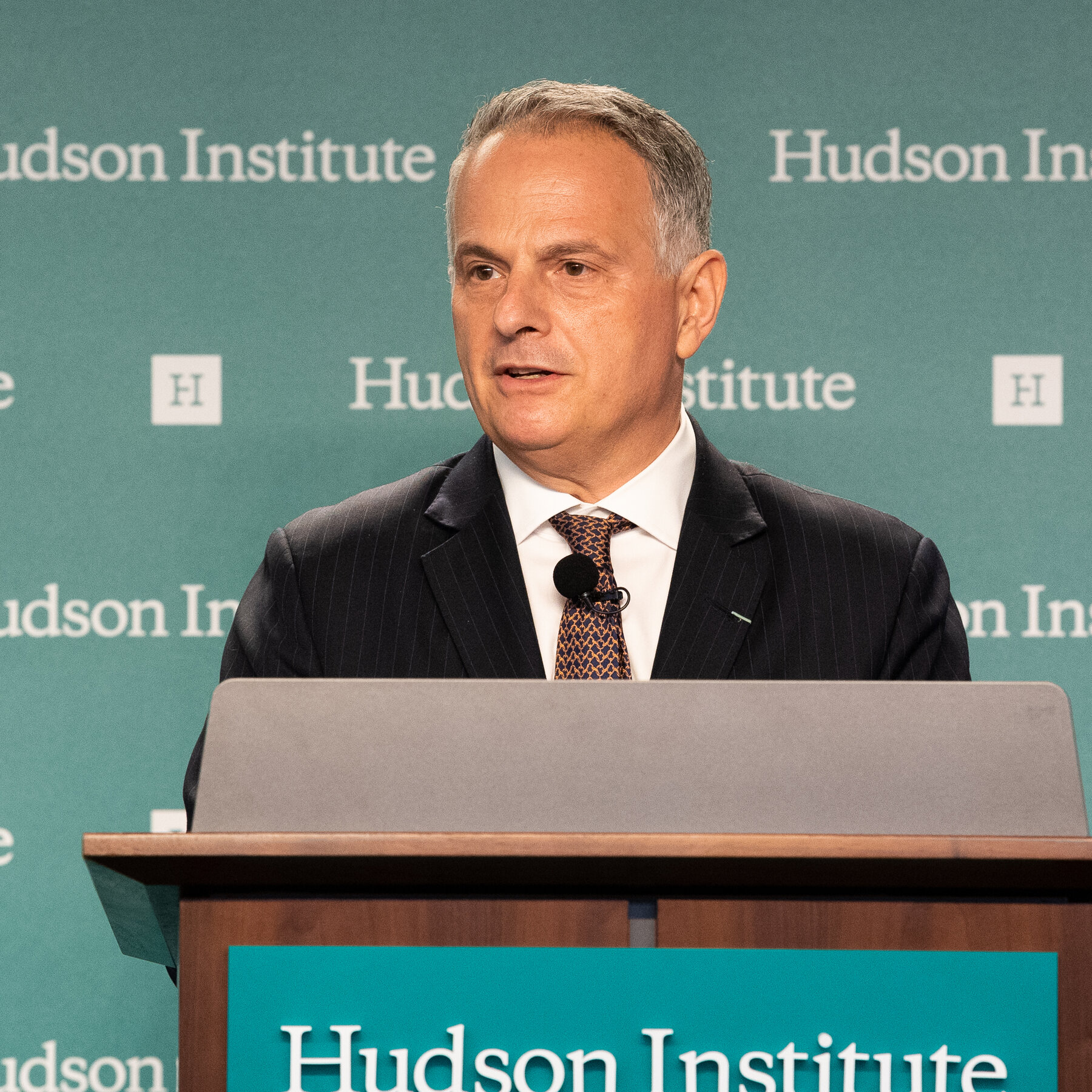 CBS News Ombudsman's Role Under Scrutiny Amidst Network Controversies