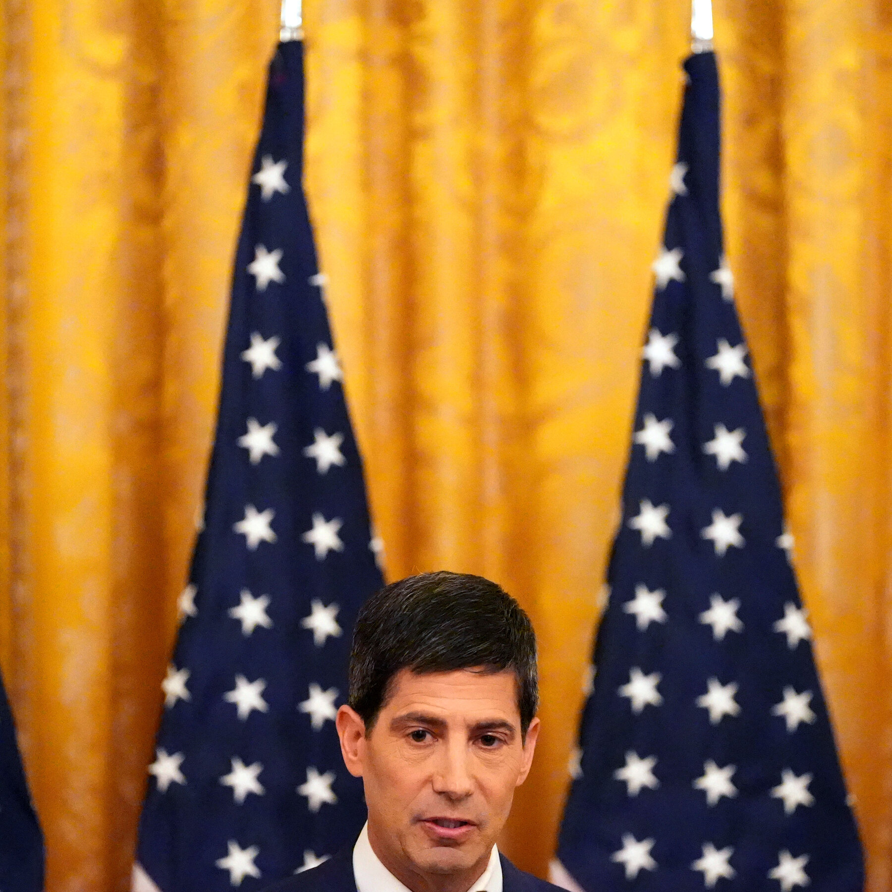 Challenges Mount for Incoming Federal Reserve Chair