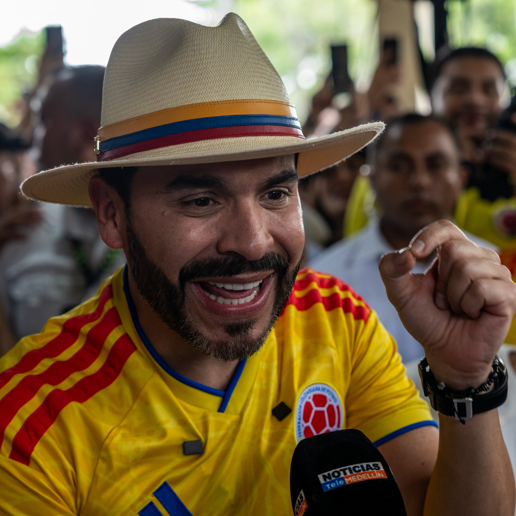 Colombia's Presidential Race: De La Espriella Poised for Potential Victory
