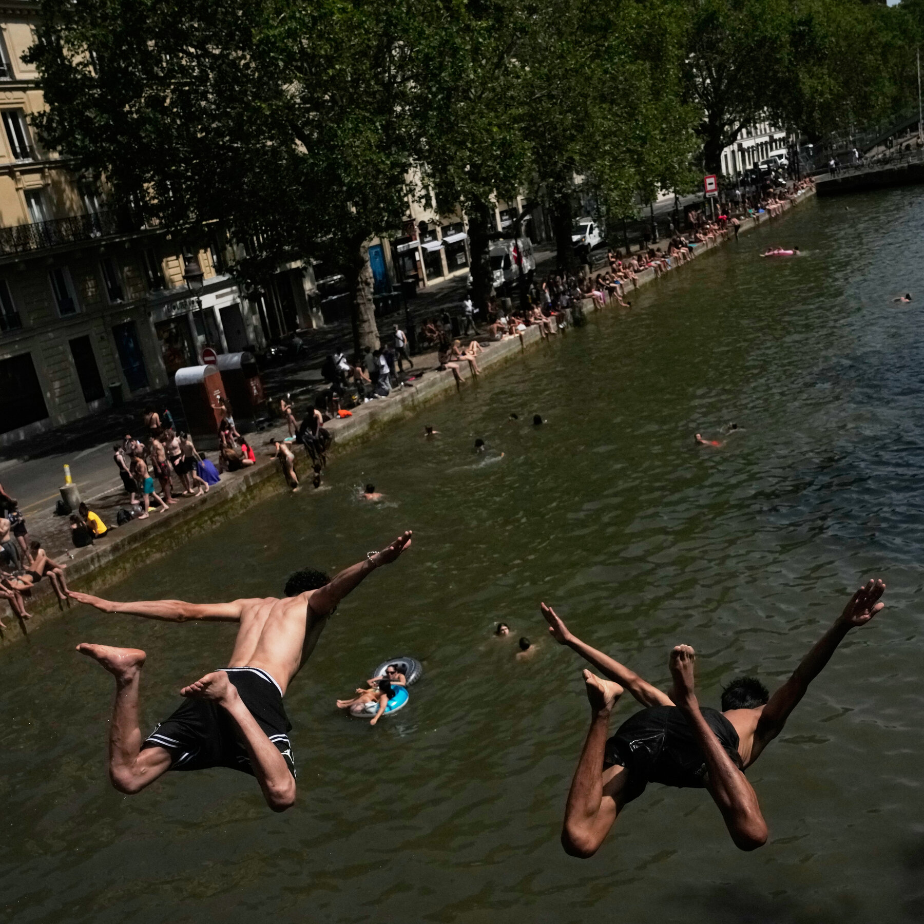 Europe Endures Severe Heatwave While U.S. Congress Advances Housing Legislation