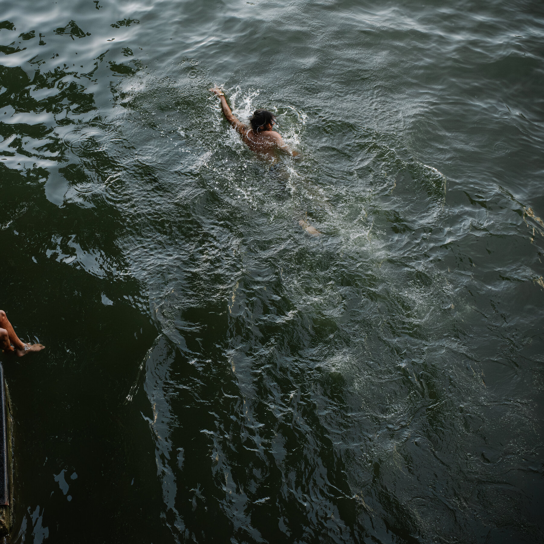 Parisians Seek Relief from Heatwave in Historic Canal