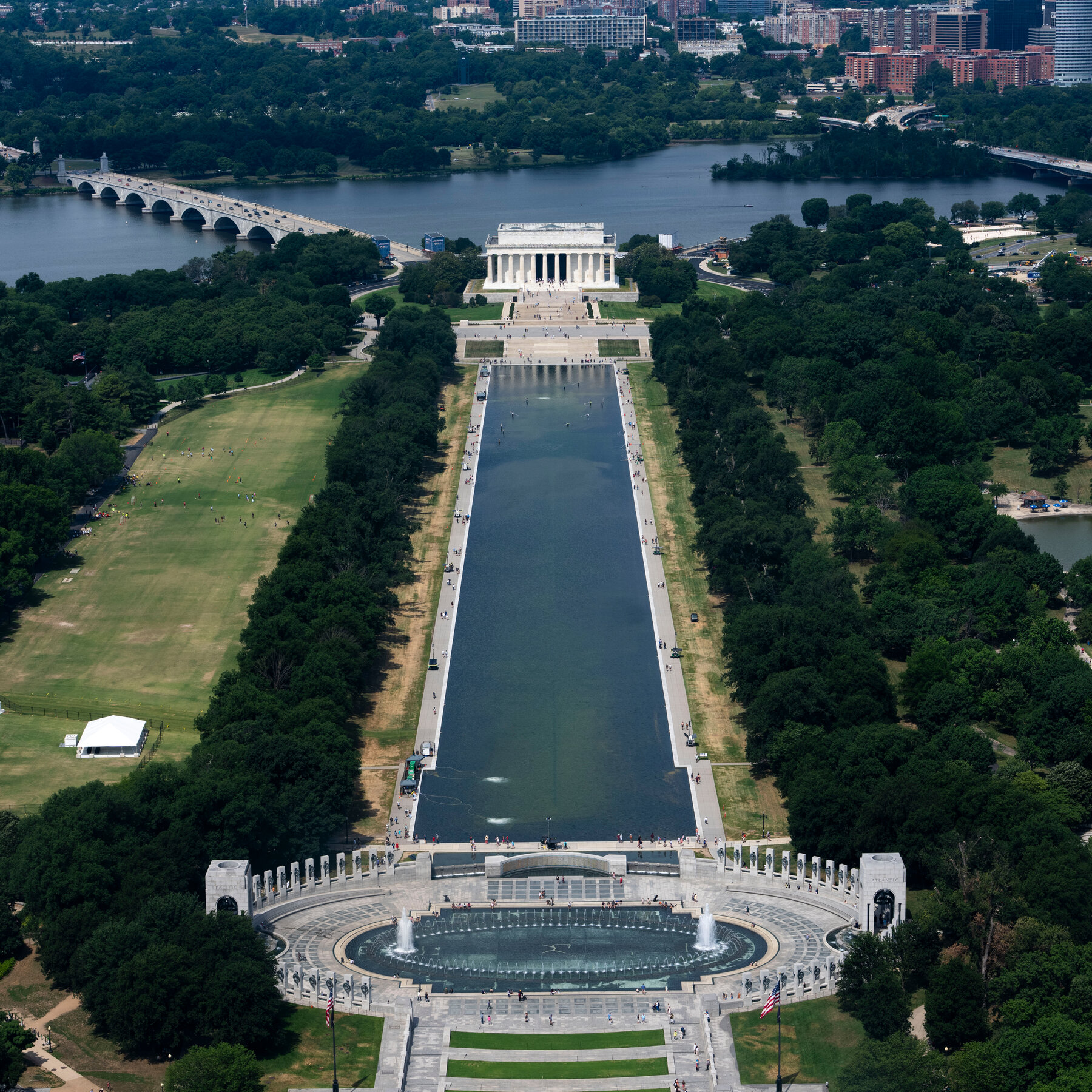 Reflecting Pool Visitors Divided Amidst Renovation Efforts